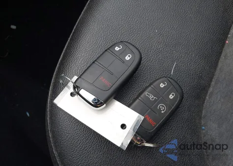 2024 Jeep Compass Latitude 4X4 from USA, damaged, VIN 3C4NJDBN7RT115150